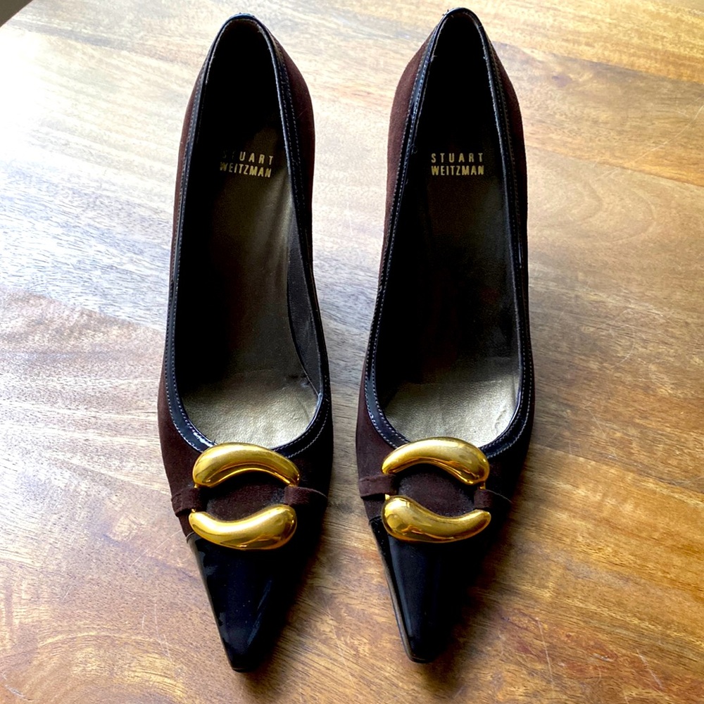 🎉🌺🎉 Stuart Weitzman Brown/Black Leather Trim Heels with Gold Accents